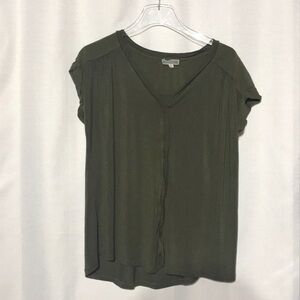 Women's Olive V-Neck Short Sleeve Top